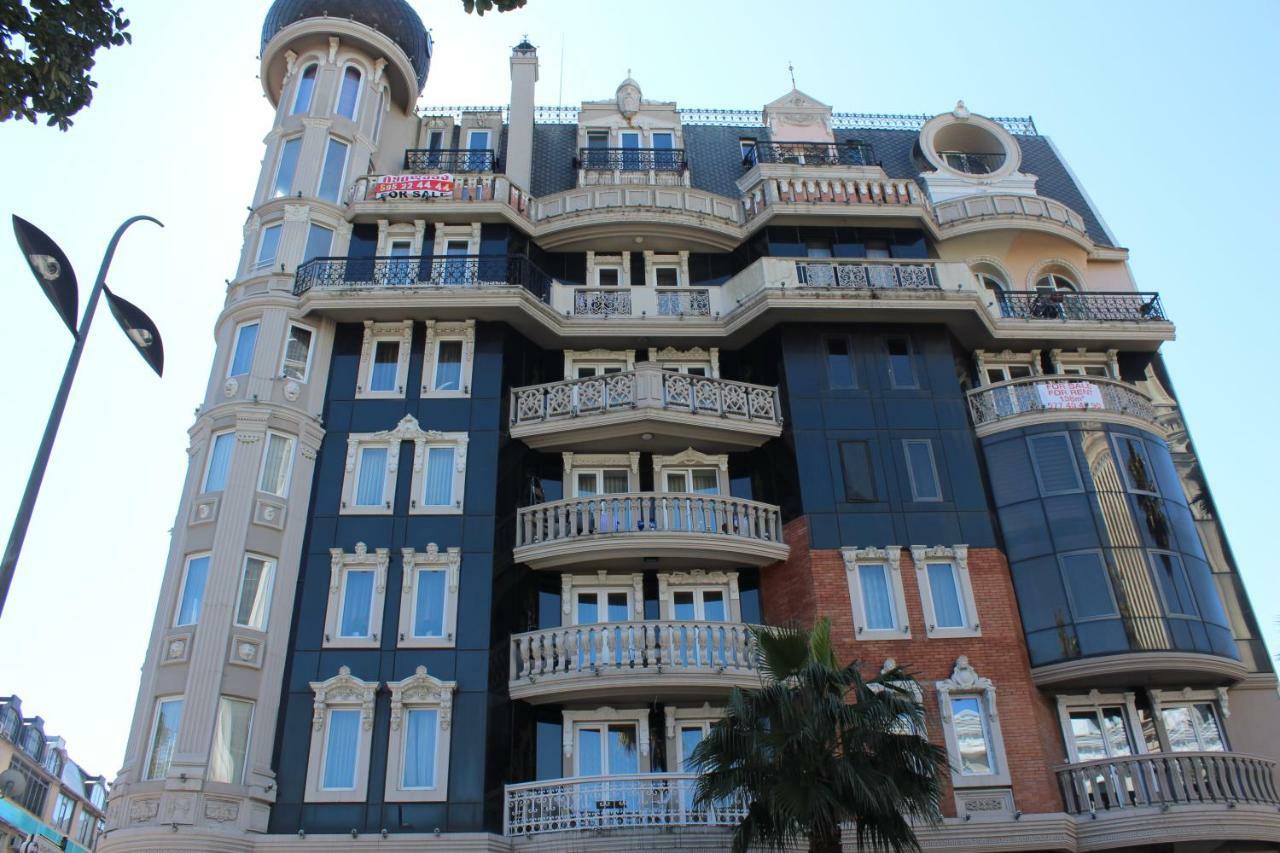 Batumi Apartment In Front Of Sheraton Экстерьер фото