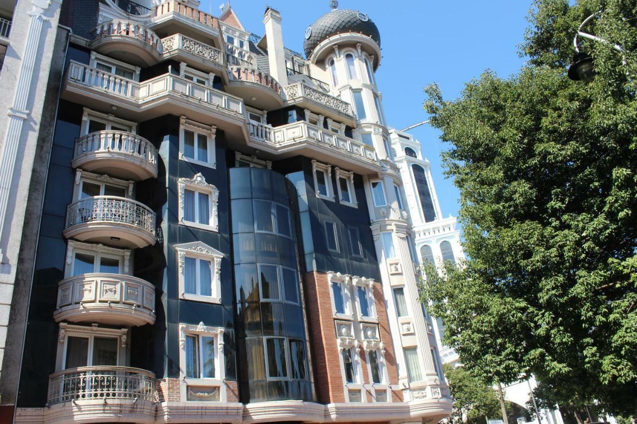 Batumi Apartment In Front Of Sheraton Экстерьер фото